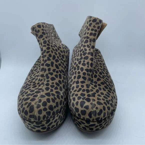 Chocolat Blu Tan and Black Wedge Shoes - Picture 2 of 11